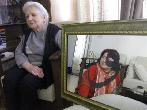 Yaşayan Kadınlar / Ayşegül Çıkıncı - Self Portre 