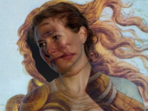 Yaşayan Kadınlar / Hülya Avdan - Self Portre