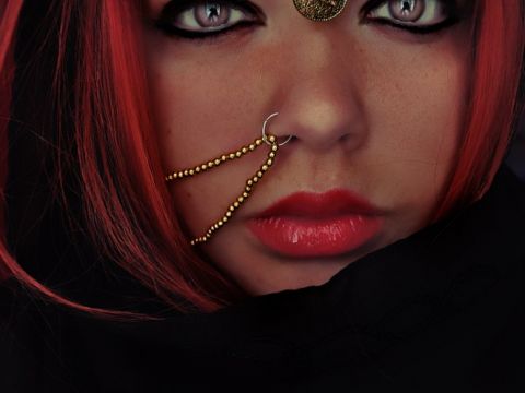 Yaşayan Kadınlar / Melis Batır - Self portre