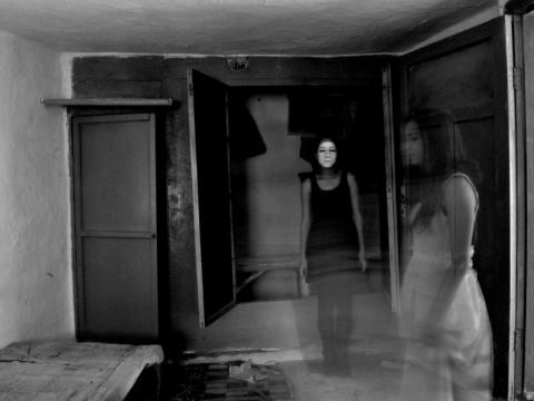 Yaşayan Kadınlar / Melis Batır - Zaman 