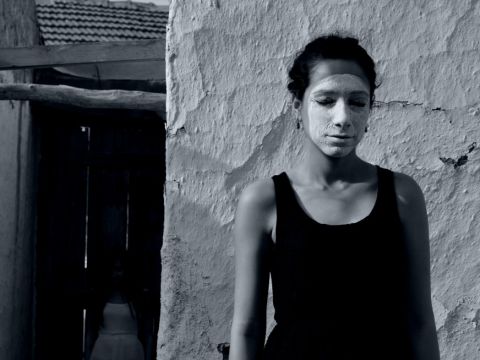 Yaşayan Kadınlar / Melis Batır - Zaman 