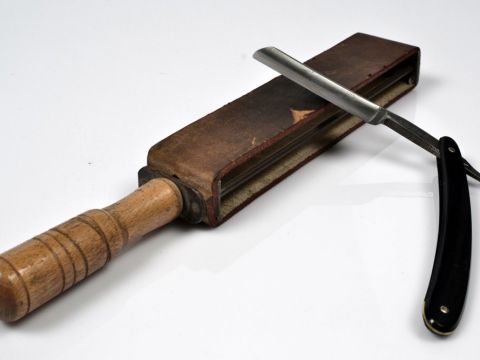 Yaşayan Kadınlar / Sema Omurtak - Madam 